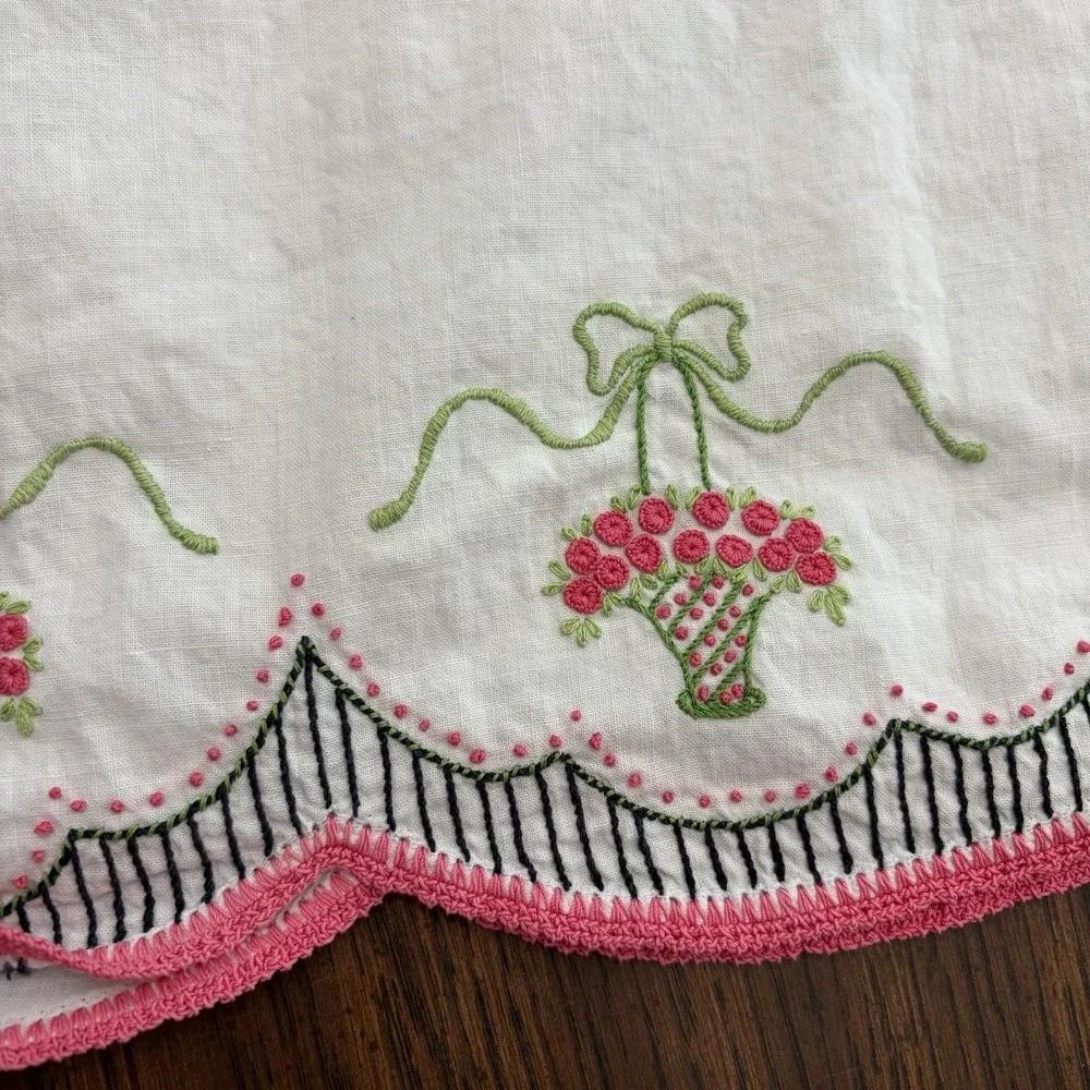 Vintage Embroidered Pillowcase Pink Flower Baskets Scalloped Pink Edges